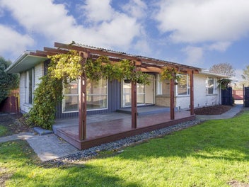 127 Denise Crescent, Hornby, Christchurch