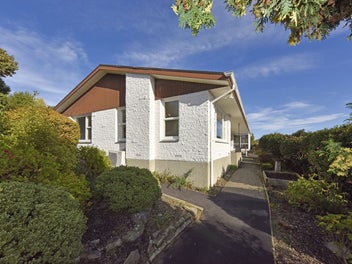 1/2 Conifer Place, Huntsbury, Christchurch