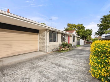 19A Totara Crescent, Woburn, Lower Hutt