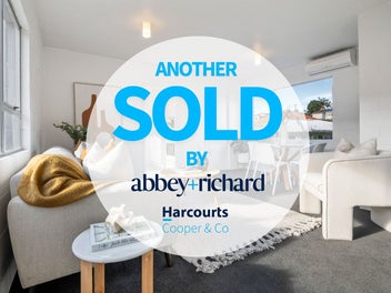 2/75 Taumata Road, Sandringham, Auckland