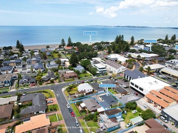 2/4 Edward Avenue, Orewa, Orewa