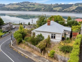 1 Athol Place, Ravensbourne, Dunedin