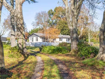 588 Holland Road, Eureka