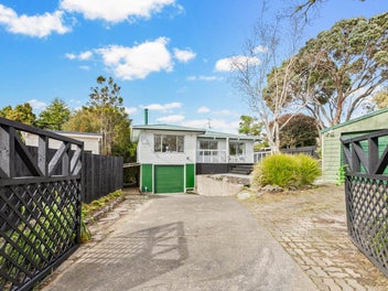 16 Mirovale Place, Totara Vale, Auckland