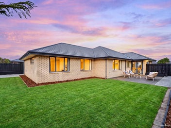16 Excalibur Place, Burwood, Christchurch