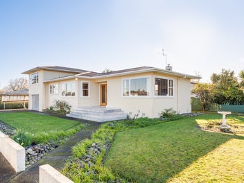 2 Austin Place, Awapuni, Palmerston North