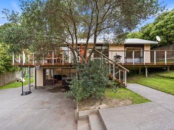 15 Heathvale Place, Heathcote Valley, Christchurch