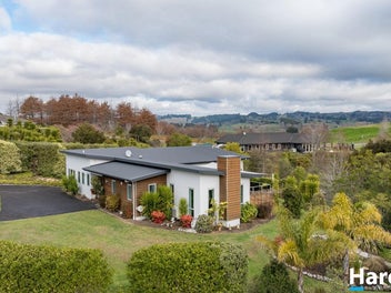 13 Bright Lane, Redwood Valley