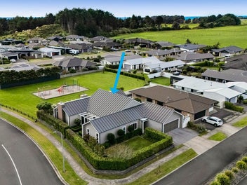 1 Gleneagles Way, Waiwhakaiho, New Plymouth