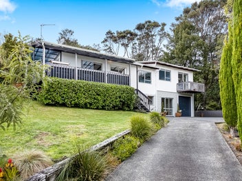 12 Eugen Place, Bayview, Auckland