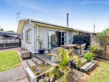 376 South Road, Omata