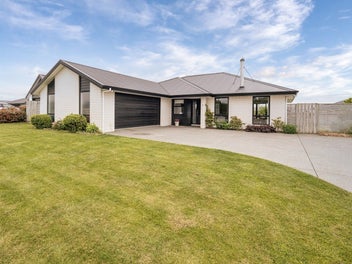 4 West Bay Place, Huntingdon, Ashburton