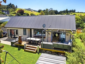 87 Hall Road, Sawyers Bay, Port Chalmers