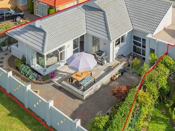 2/10 Dunn Place, Farm Cove, Auckland