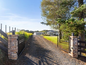 102E Mcgregor Road, Papakura