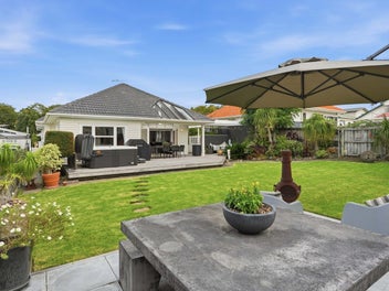 6 August Place, Greenlane, Auckland