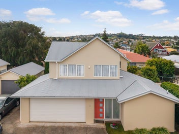 2/122A Selwyn Street, Onehunga, Auckland