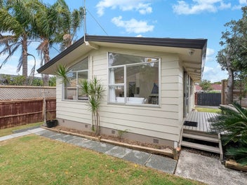 2/62 Rawhiti Road, Onehunga, Auckland