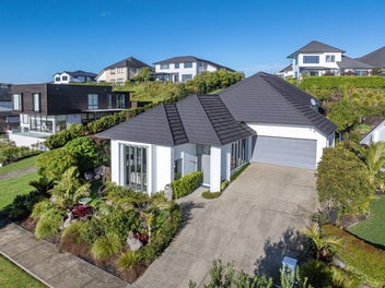 96 Arran Point Parade, Orewa, Orewa