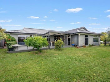 5 Begley Place, Frimley, Hastings