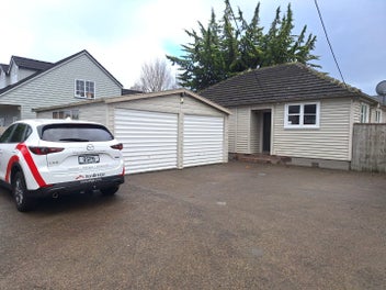 15 Savage Crescent, Upper Hutt Central, Upper Hutt