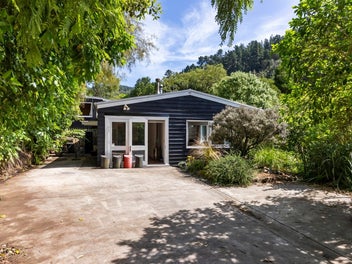 123 Pinehaven Road, Pinehaven, Upper Hutt