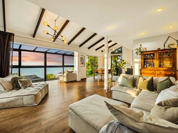 11 Brigantine Drive, Beach Haven, Auckland