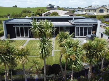 12 Sampson Avenue, Waiwhakaiho, New Plymouth