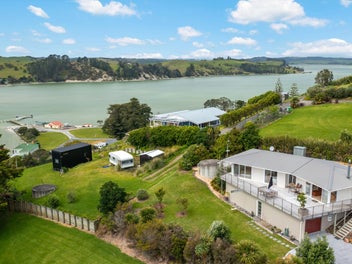 7B Emay Crescent, Pahi, Paparoa