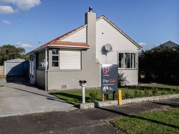 27 Savage Crescent, West End, Palmerston North