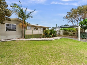 12 Curlew Place, One Tree Point