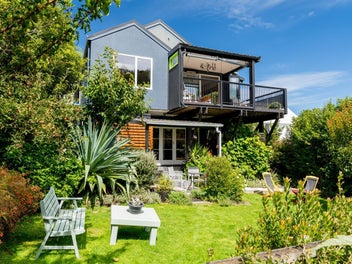69 Greenacres Street, Macandrew Bay, Dunedin