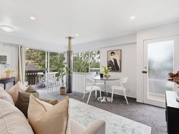 2/12 Mahuta Grove, Northcote, Auckland