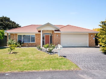 22 Cairns Crescent, Rototuna, Hamilton