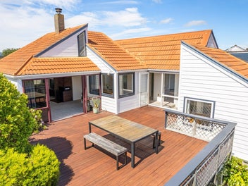 21 The Quarterdeck, Whitby, Porirua