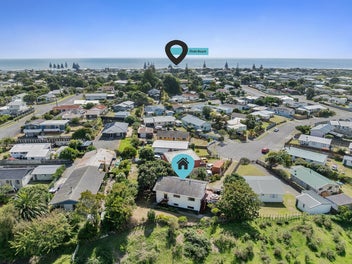 19 Colenso Place, Ōtaki Beach, Ōtaki