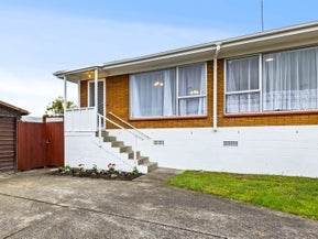 2/39 Blacklock Avenue, Henderson, Auckland