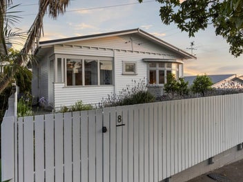 8 Westmere Park Avenue, Westmere, Auckland