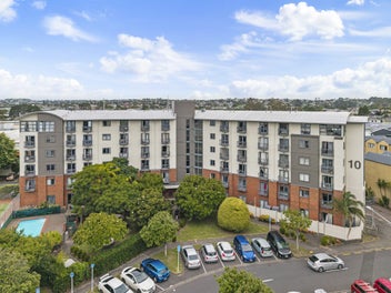 2A/10 Crown Lynn Place, New Lynn, Auckland