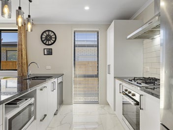 14 TE WHARO DRIVE