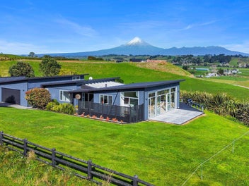 100 Elsham Road, Lepperton, New Plymouth