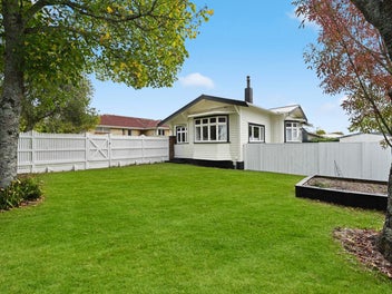 275 Clarkin Road, Fairfield, Hamilton