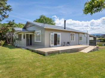 76330 State Highway 2, Matamau