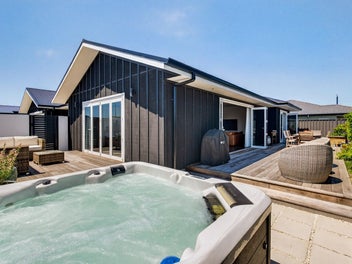 11 Whangaehu Place, Te Awa, Napier