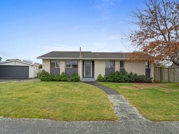 14 Mckellar Place, Hornby, Christchurch