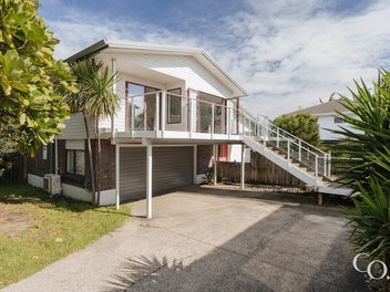 376 Papamoa Beach Road, Papamoa Beach, Papamoa