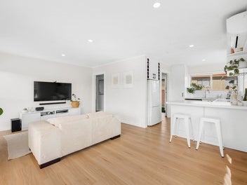 1/1 Dalwhinnie Parade, Highland Park, Auckland