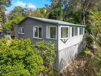 14 Sea View Road, Ostend, Waiheke Island