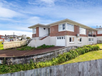 520 Glenfield Road, Glenfield, Auckland