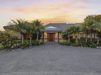 8 The Mews, Shamrock Park, Auckland